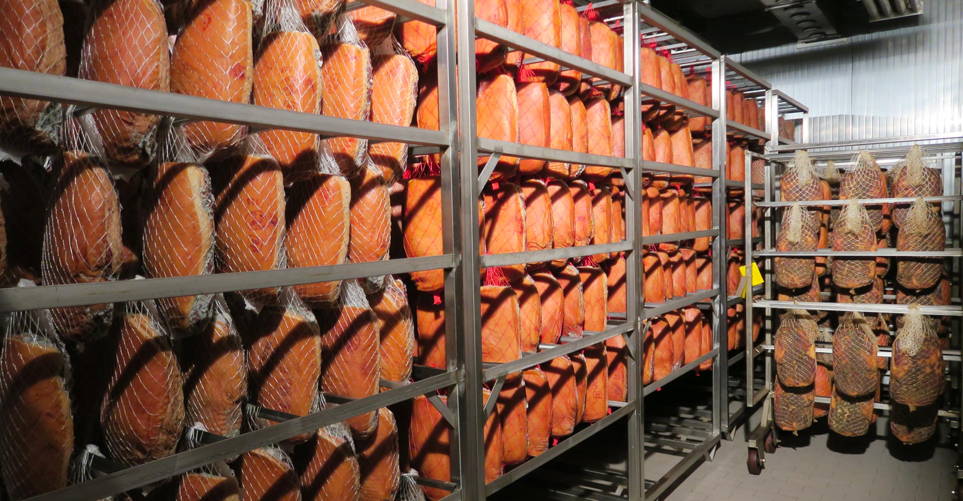 Salumi Lorenzi Lavorazione Prosciutti Cotti
