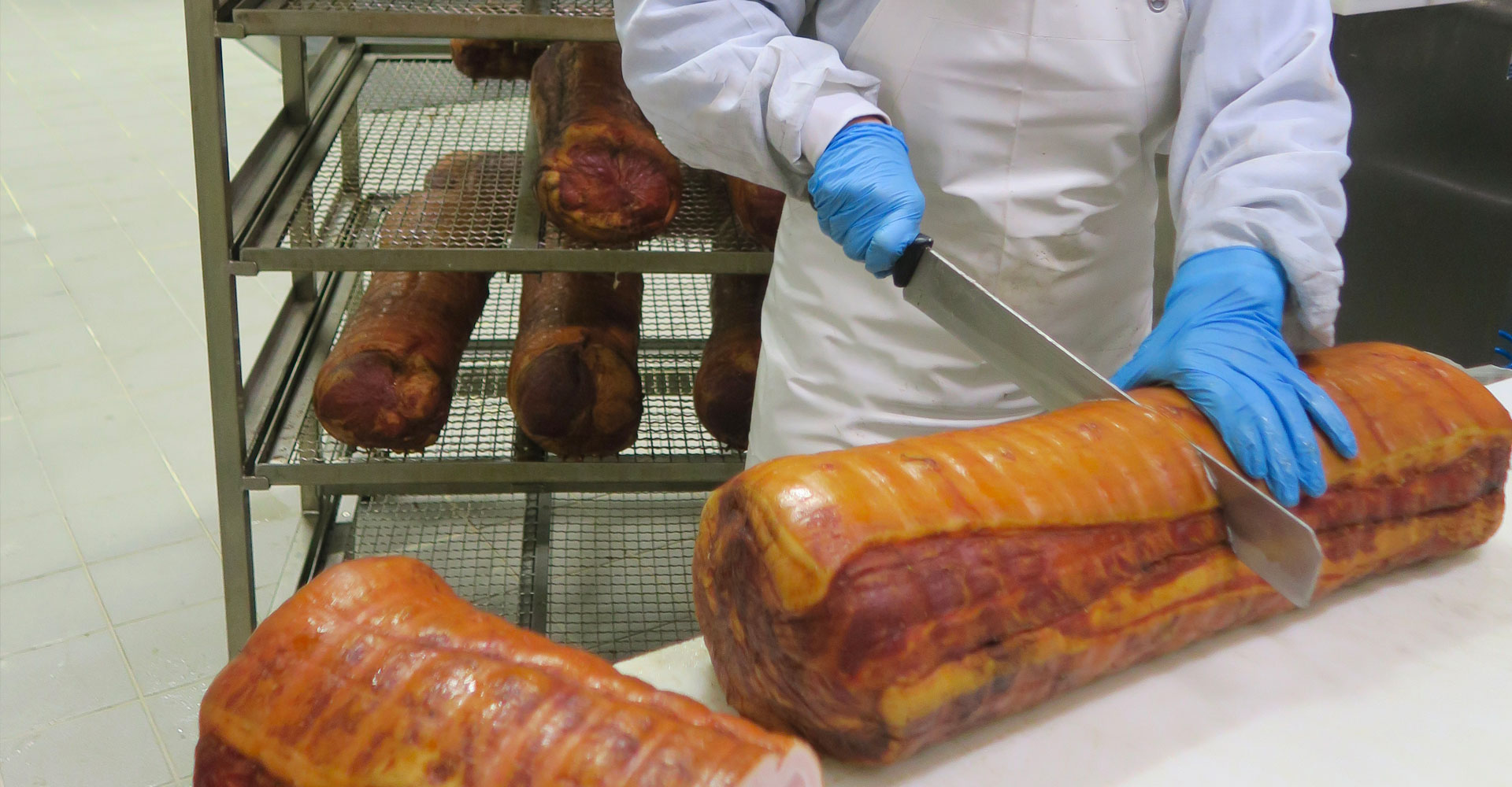Salumi Lorenzi Lavorazione Prosciutti Cotti